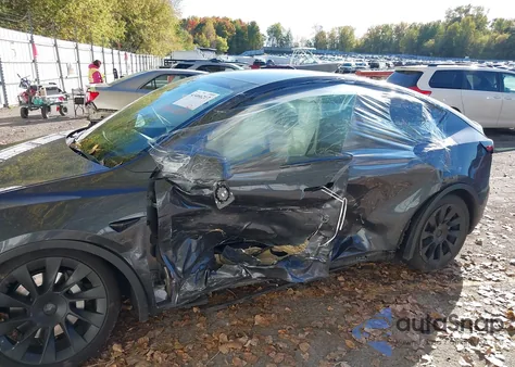 2021 Tesla Model Y Long Range Dual Motor All-Wheel Drive from USA, damaged, VIN 5YJYGAEE8MF144119